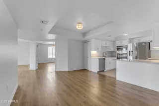 Photo #6: 6860943 Listing 