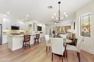 Photo #2: 6860952 Listing 