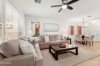 Photo #4: 6860952 Listing 