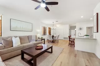 Photo #5: 6860952 Listing 