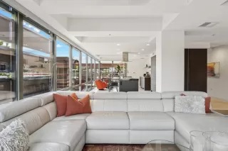 Photo #4: 6860961 Listing