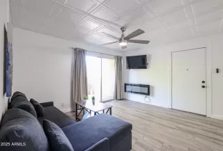 Photo #3: 6861005 Listing