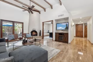 Photo #6: 6861297 Listing