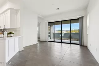 Photo #5: 6861324 Listing