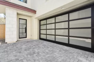 Photo #1: 6861325 Listing