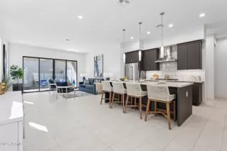 Photo #2: 6861325 Listing