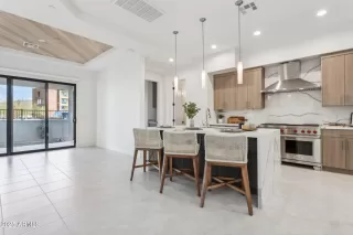 Photo #5: 6861327 Listing 