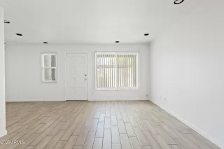 Photo #6: 6861395 Listing 