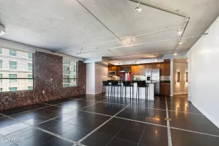 Photo #3: 6861446 Listing