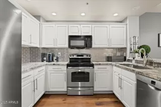 Photo #6: 6861556 Listing