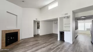 Photo #4: 6861567 Listing