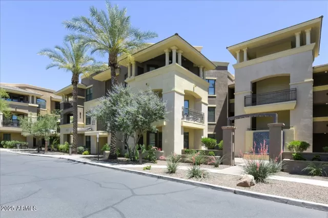 MLS: 6861878 Condo For Sale