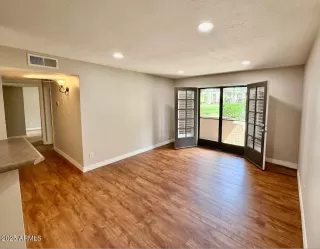 Photo #3: 6862050 Listing