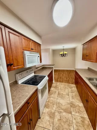 Photo #4: 6862050 Listing