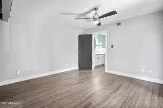 Photo #6: 6862057 Listing 