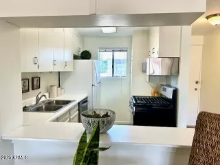 Photo #2: 6862435 Listing 