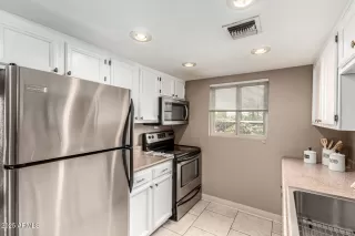 Photo #5: 6862540 Listing