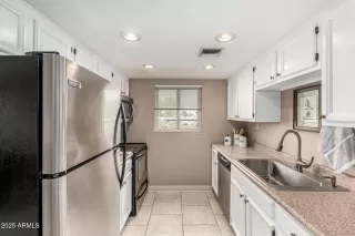 Photo #6: 6862540 Listing