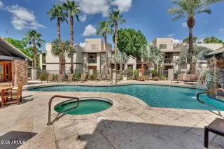 Photo #4: 6862596 Listing