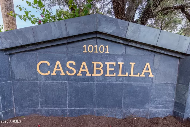 MLS: 6862648 Condo For Sale