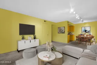 Photo #3: 6862708 Listing