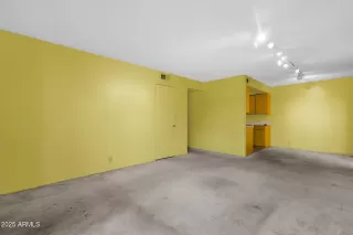 Photo #4: 6862708 Listing