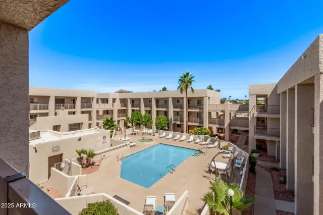 MLS: 6862710 Condo For Sale