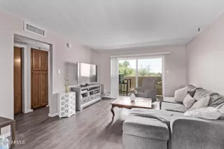 Photo #4: 6862710 Listing 