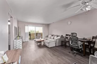 Photo #5: 6862710 Listing 