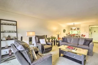 Photo #4: 6862741 Listing