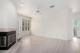 Photo #6: 6863101 Listing 