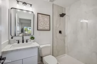 Photo #3: 6863256 Listing