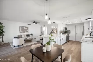 Photo #4: 6863256 Listing