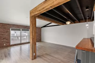 Photo #4: 6863267 Listing 