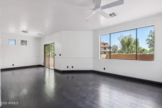 Photo #4: 6863444 Listing