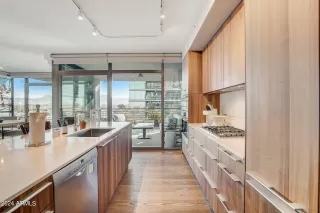 Photo #3: 6863689 Listing