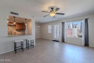 Photo #6: 6863844 Listing
