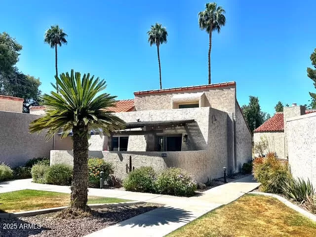 MLS: 6863859 Condo For Sale