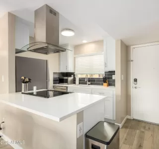 Photo #2: 6863881 Listing 