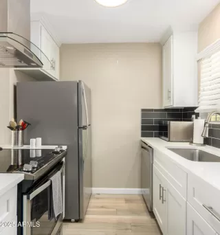 Photo #3: 6863881 Listing 