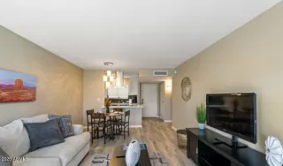 Photo #5: 6863881 Listing 