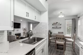 Photo #3: 6863896 Listing 