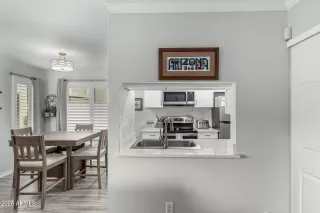 Photo #5: 6863896 Listing 