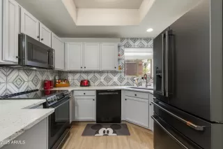 Photo #3: 6863904 Listing