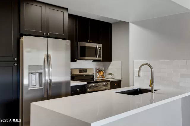 MLS: 6863982 Condo For Sale