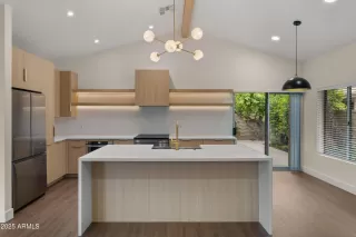 Photo #2: 6864156 Listing