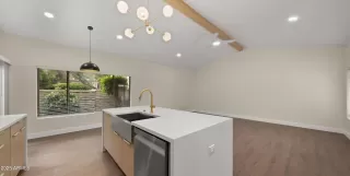 Photo #5: 6864156 Listing