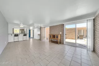 Photo #4: 6864243 Listing