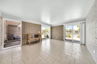 Photo #5: 6864243 Listing