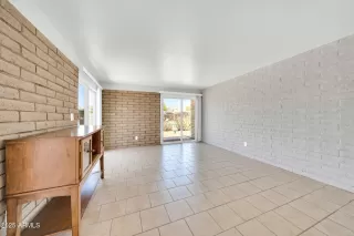 Photo #6: 6864243 Listing